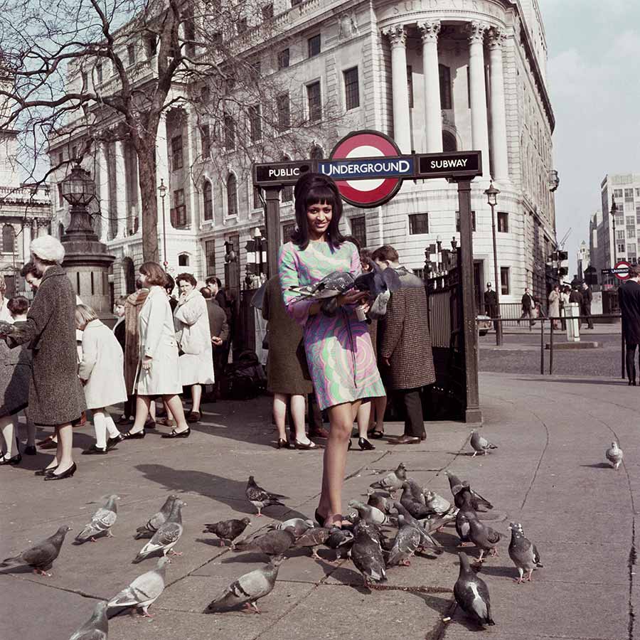 <strong>James Barnor</strong> (detail), <em>Drum cover girl Marie Hallowi at
Charing Cross Station</em>, London, 1966. Courtesy of Autograph ABP
