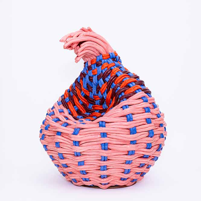 <strong>Xanthe Somers</strong>, <em>Common Threads</em>, 2025.<br>Glazed stoneware, 60 x 55 x 55 cm.